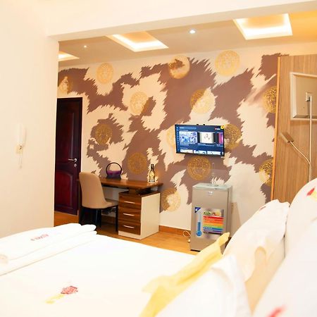 Residence Le Sommet - Chambre Versace Douala Exterior foto